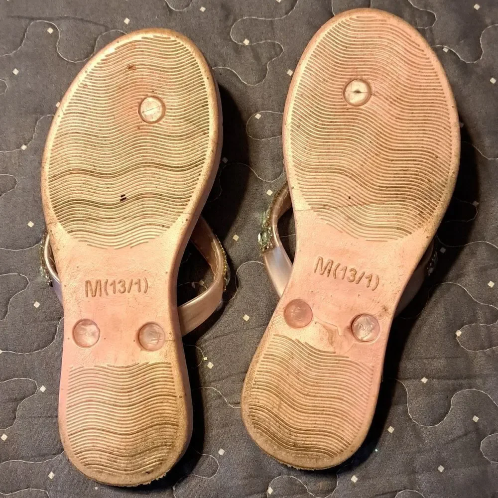 Bling flip flops size medium 13/1